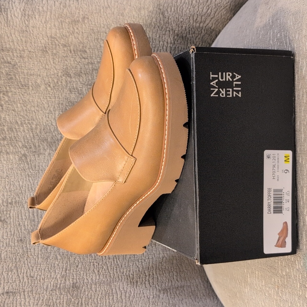 Naturalizer Darry Toffee Loafer